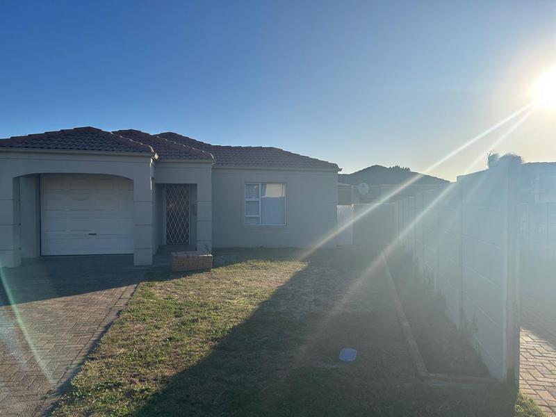 To Let 3 Bedroom Property for Rent in Eikenbosch Western Cape